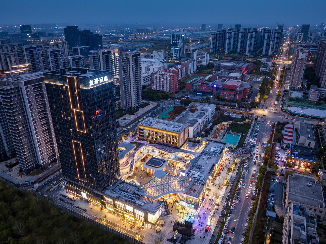 欧陆平台官方:龙湖龙智资管中期租金收入15.1亿元,活力街区“欢肆”双城亮相